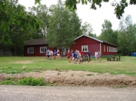 Camping in Zweden: onze groepsaccommodatie